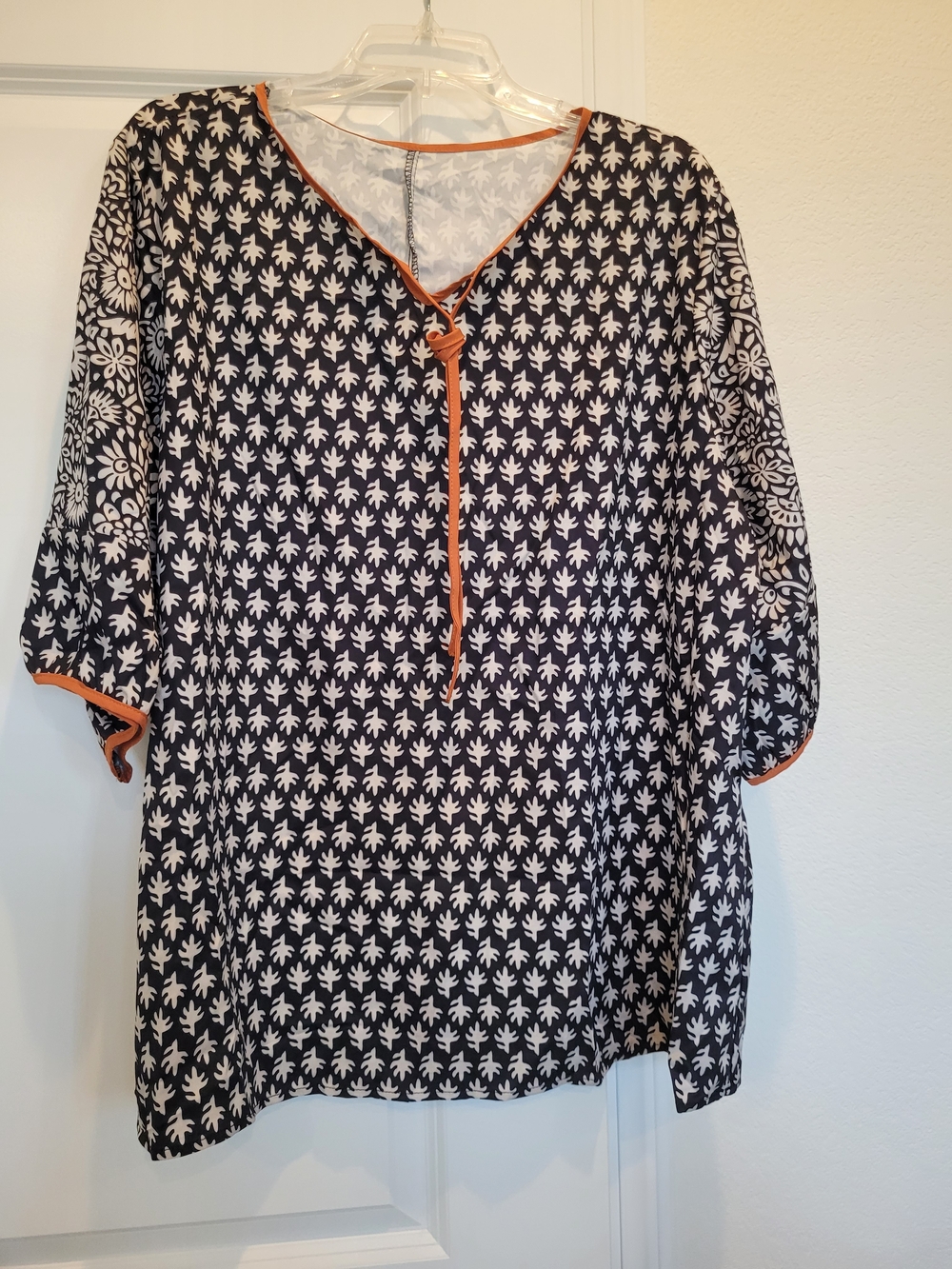 2 SHEIN Blouses-Lighweight Black & White Printed V-Neck Tunic with Orange Trim - Picture 8 of 11